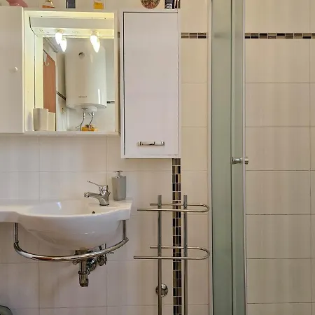 Ezia Novigrad Istria