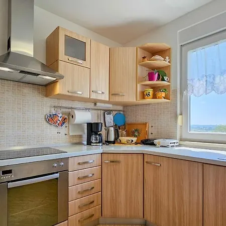 Ezia Novigrad Istria