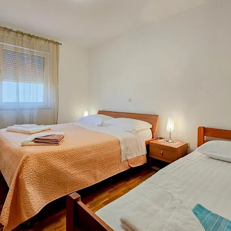 Apartment Ezia *