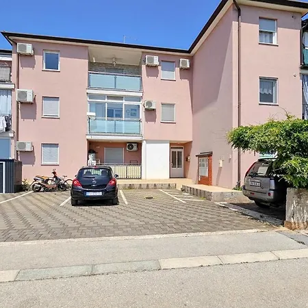 Ezia Apartment